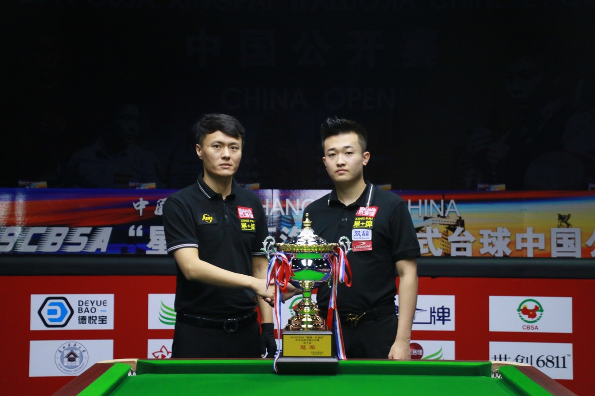 在接受采访 在接受采访