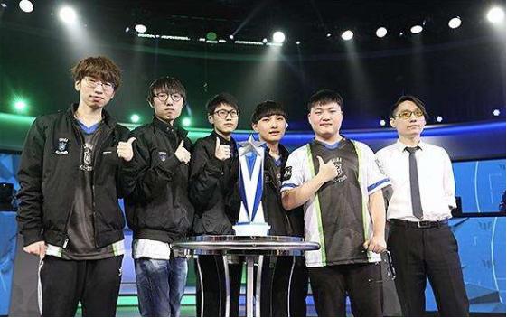 阵容轮换也 阵容轮换也